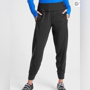 Women’s Athleta rainier midrise jogger new without tags